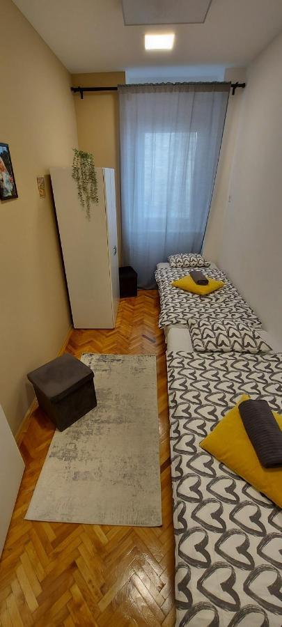 K21 Party Apartment Hotel With Inhouse Ruin Pub Budapest Exterior foto